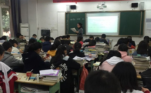 公務(wù)員和教師的收入差距有多大？看完你會報哪個